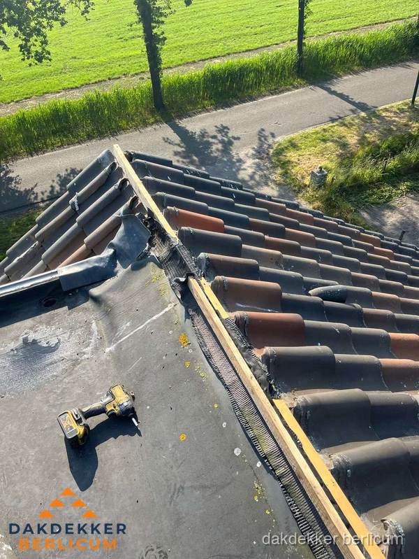 Kosten dakgoot vervangen: werkzaamheden aan dakrand in Berlicum Kosten dakgoot vervangen: werkzaamheden aan dakrand in Berlicum
