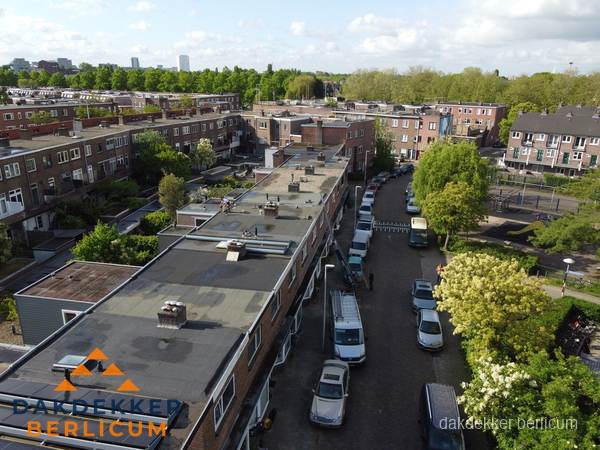 Luchtfoto dakinspectie woonwijk in Berlicum Luchtfoto dakinspectie woonwijk in Berlicum
