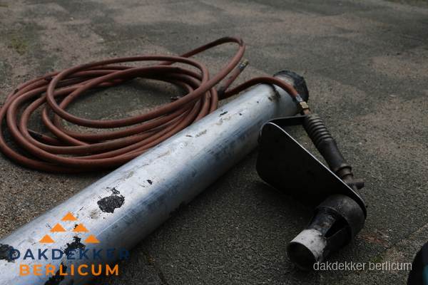 Dakdekker gasbrander en gereedschap voor spoedklus in Berlicum Dakdekker gasbrander en gereedschap voor spoedklus in Berlicum