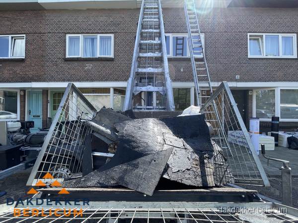 Kosten dakreparatie: dakschade aan flatgebouw in Berlicum Kosten dakreparatie: dakschade aan flatgebouw in Berlicum