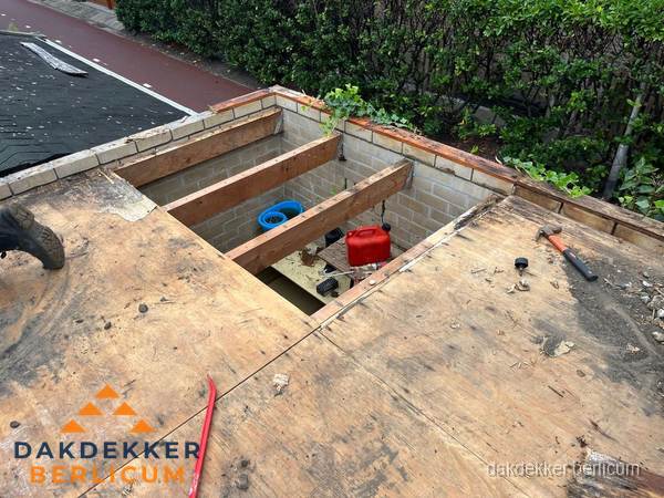Plat dak vervangen met open constructie in Berlicum Plat dak vervangen met open constructie in Berlicum