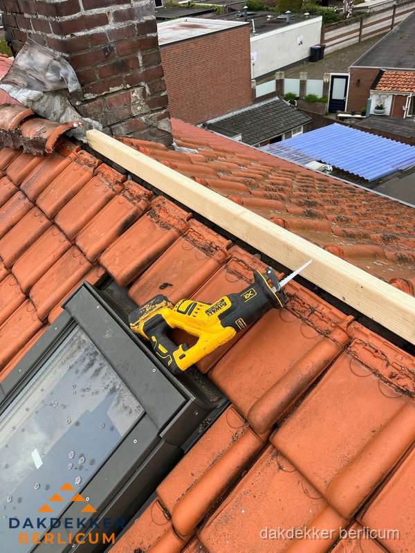 Kosten dak vervangen: werkzaamheden aan pannendak in Berlicum Kosten dak vervangen: werkzaamheden aan pannendak in Berlicum