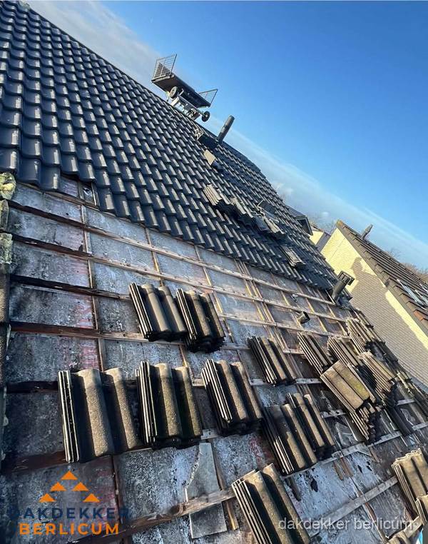 Schuin dak renovatie met nieuwe dakpannen in Berlicum Schuin dak renovatie met nieuwe dakpannen in Berlicum
